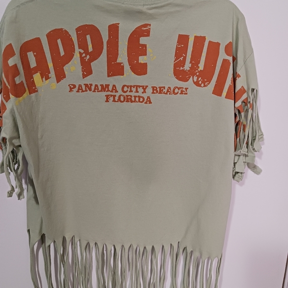 Gildans women's graphic short sleeve t-shirt size large it's an olive color crop - Picture 2 of 3